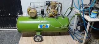 Compresor de aire verde