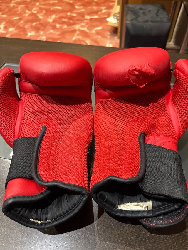 Guantes de Boxeo Outshock 10oz Rojos