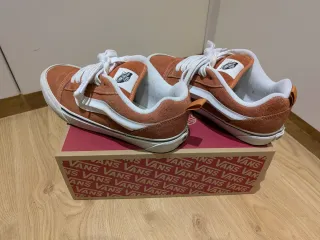 Zapatillas Vans Naranja y Blanco