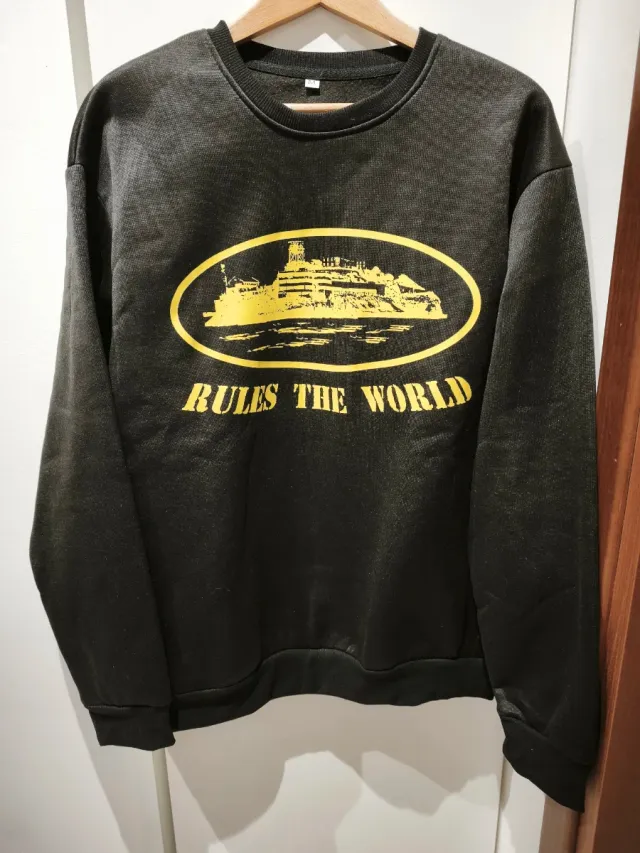 Felpa nera con stampa