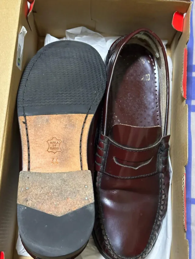 Zapatos Castellano de piel en Granate Talla 44