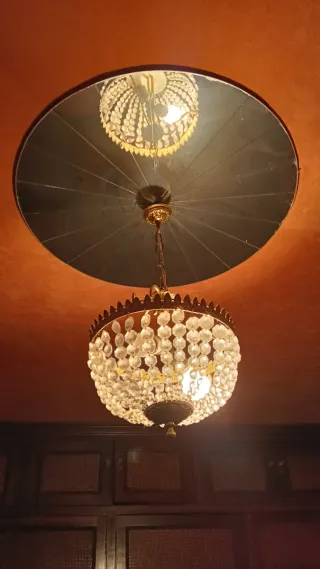 Lámpara de cristal antigua dorada