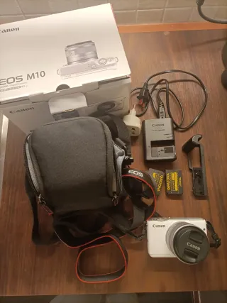 Canon EOS M10 + Obiettivo EF-M 15-45mm