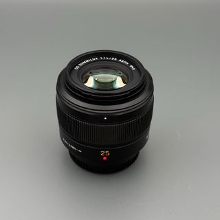 Panasonic Leica DG Summilux 25mm f/1.4 ASPH