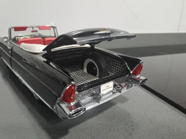 Maqueta Lincoln Premiere 1956 1:18