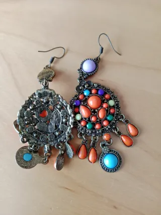 Pendientes grandes con piedras de colores