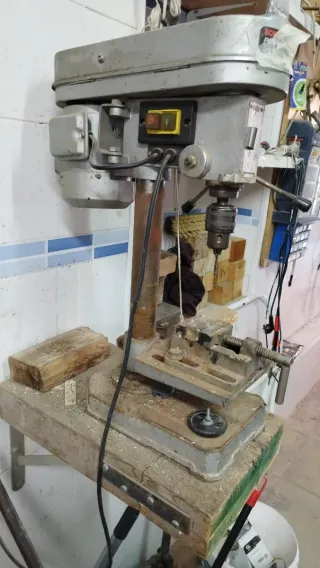 Taladro de pie Bosch