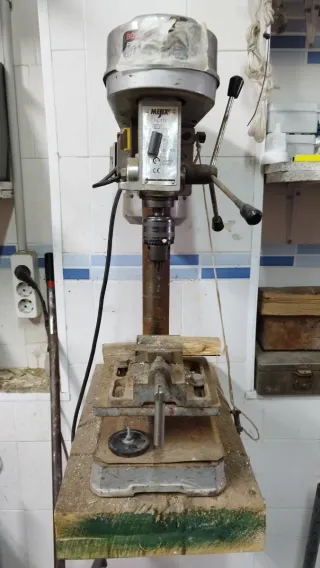 Taladro de pie Bosch