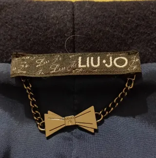 Cappotto blu con cintura