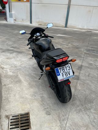 Yamaha R6 Negra