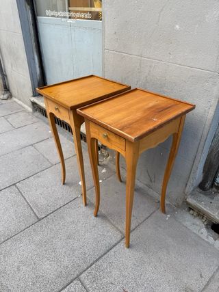 PAREJA DE MESILLAS DE NOCHE