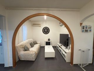 Casa con patio y terraza