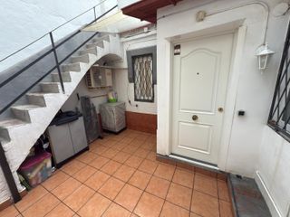 Casa con patio y terraza