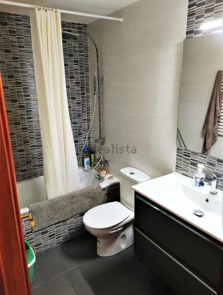 Casa con patio y terraza