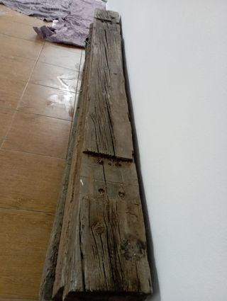 Traviesas de tren de madera rústica