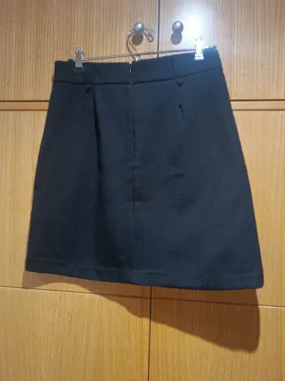 Falda corta negra Cortefiel