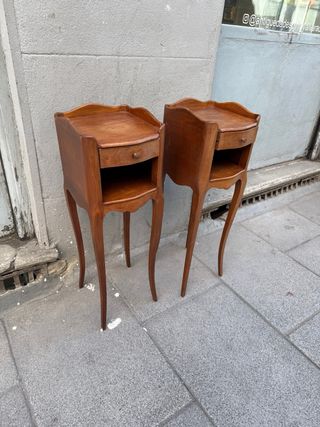 PAREJA DE MESILLAS DE NOCHE