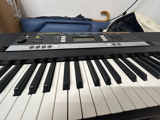 Teclado Yamaha PSR-E243 Nuevo