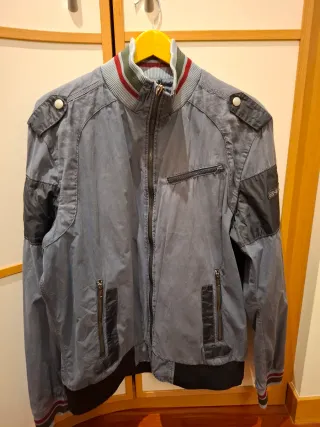 Chaqueta bomber azul
