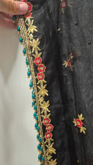 Traje hindú mujer negro y rojo. 3 piezas