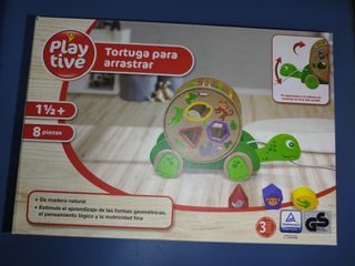 Tortuga para arrastrar de madera