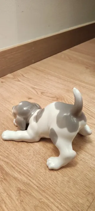 Figura Lladro Beagle Cachorro juguetón