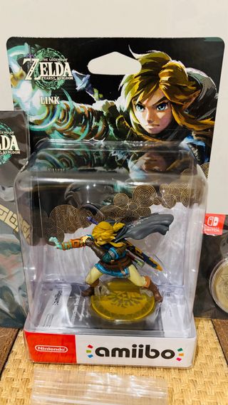Lote Zelda Totk: Amiibo Link + Llaveros