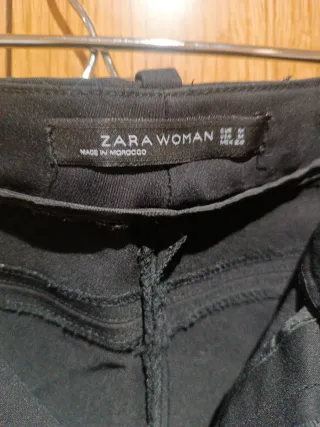 Pantalón negro Zara