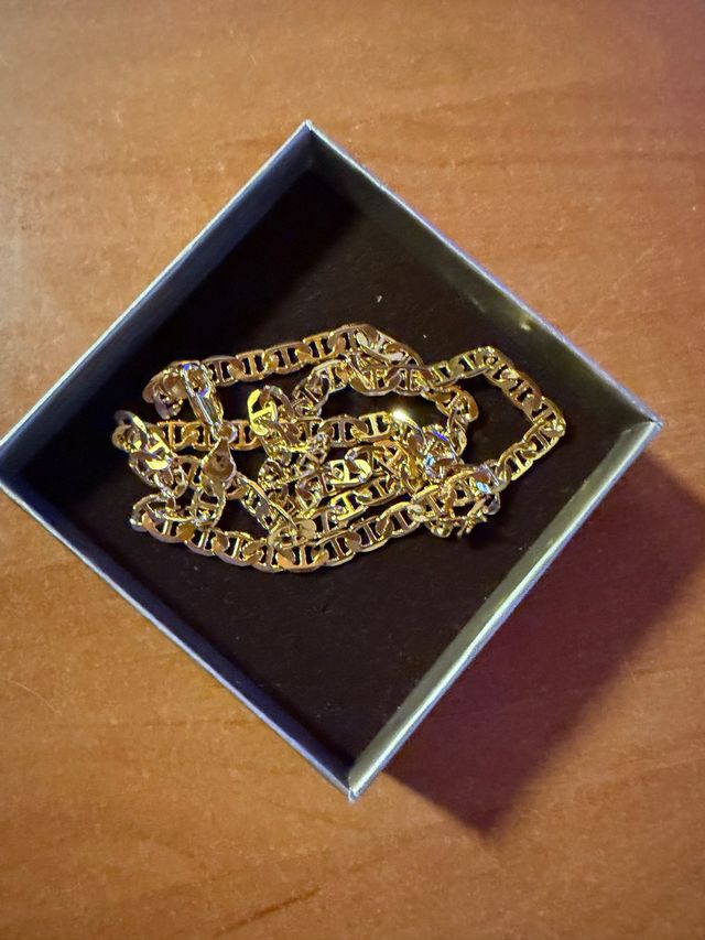 Cadena chapada en oro estilo ancla