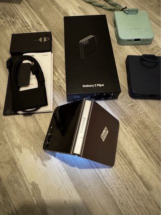 Se vende Samsung Z Flip 6  512 GB y bateria 100%