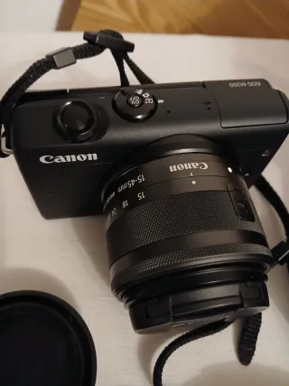 Cámara Canon EOS M200 mas bolsa transporte