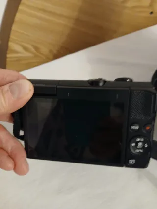 Cámara Canon EOS M200 mas bolsa transporte