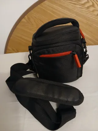 Cámara Canon EOS M200 mas bolsa transporte