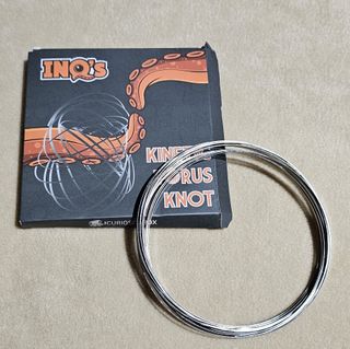 Caja Curiosity Box INQ's Knot