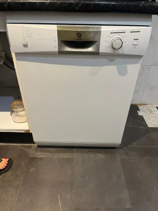 Lavavajillas Balay  y microondas Jocer