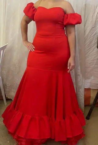 Traje de flamenca rojo volantes