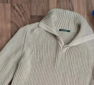 Jersey de punto con cuello de pico