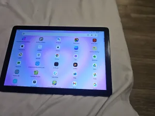 Tablet Teclast 10" P30S con funda incluida.