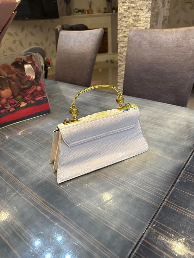 Bolso De Mano Piel Cocodrilo y piel roja Dentro