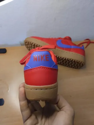 Zapatilla Nike Field General Roja