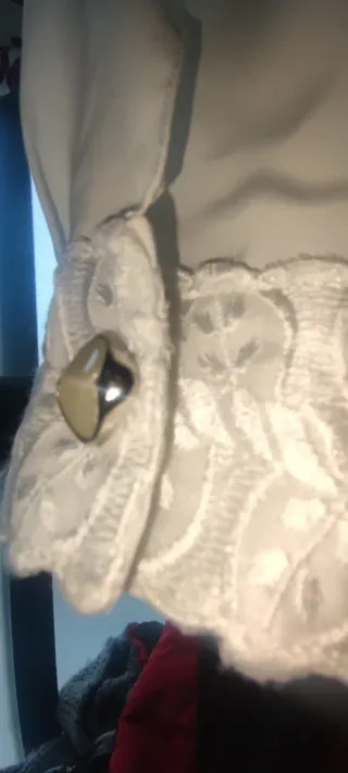 Blusa blanca con encaje