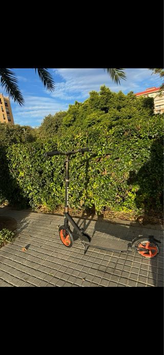 Patinete Tijuana Negro y Naranja