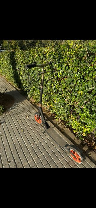 Patinete Tijuana Negro y Naranja