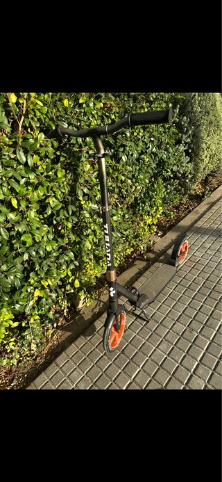 Patinete Tijuana Negro y Naranja