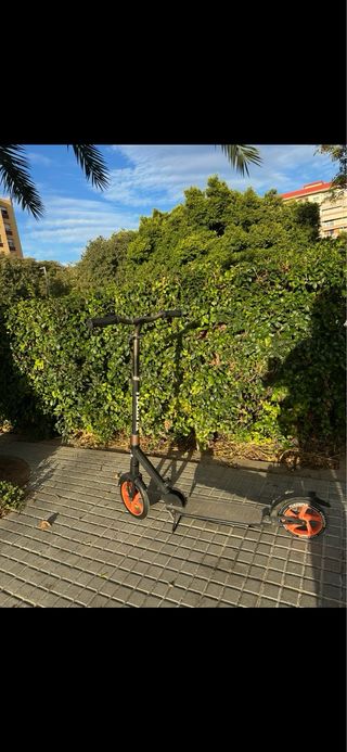 Patinete Tijuana Negro y Naranja