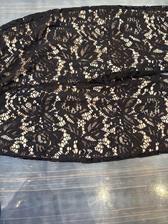 Mono elegante encaje lujo vintage negro y crema