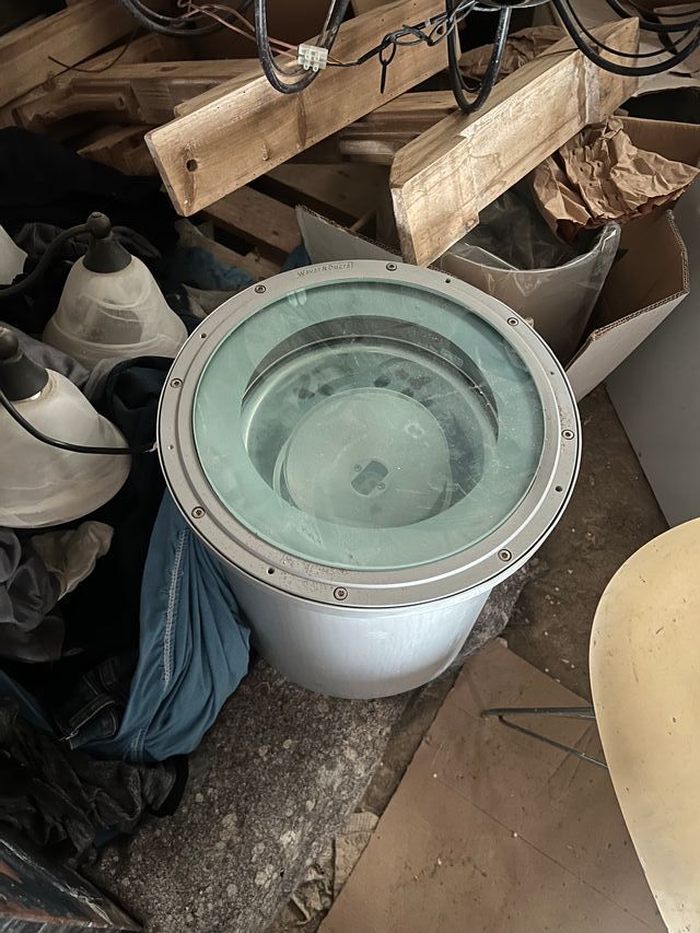 2 Focos de suelo metálicos y de cristal