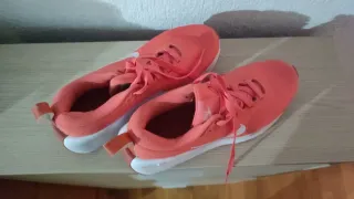 Zapatillas Nike Running Naranja y Blanco