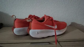 Zapatillas Nike Running Naranja y Blanco