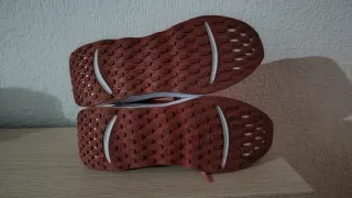 Zapatillas Nike Running Naranja y Blanco